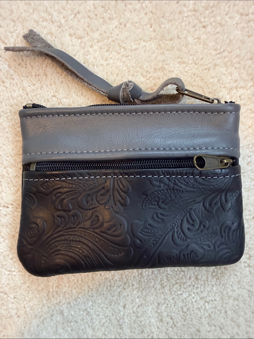New TwoTone Gray  Black Leather Embossed Zip Wallet Credit Card Holder